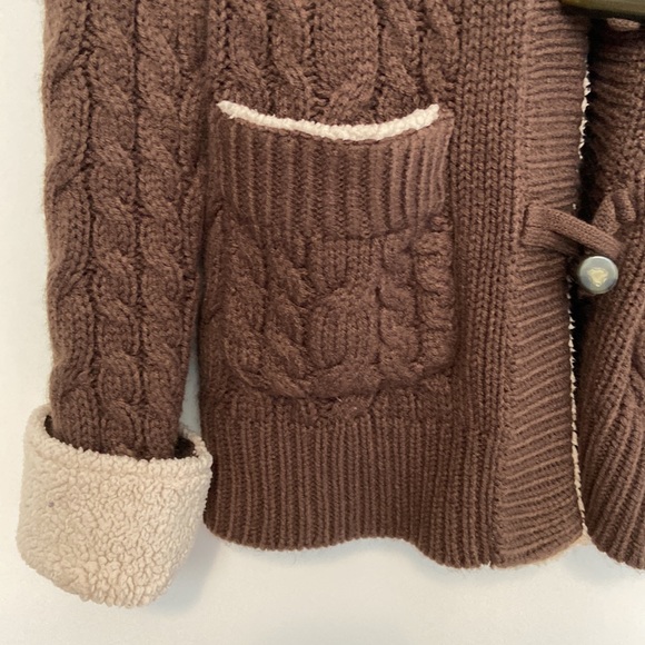 Cabela’s Hooded Sweater Knit Womens Small Brown/White Toggles Sherpa Lining - Picture 4 of 7